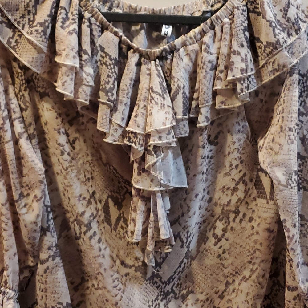 SNAKE PRINT BLOUSE - Picture 3 of 8
